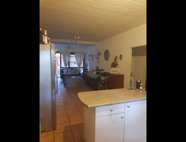 2 BEDROOM APARTMENT FOR SALE IN SUNNINGHILL